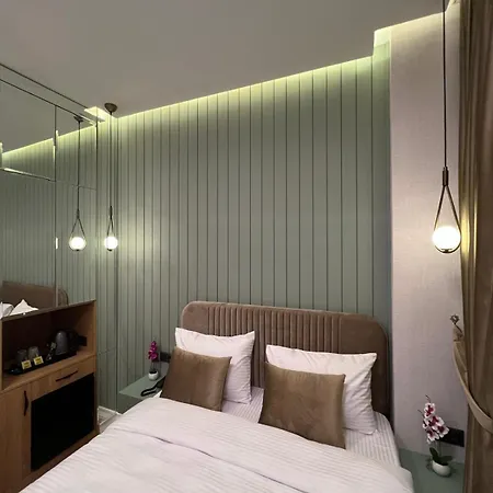 Hotel The Aramis Suites 5*