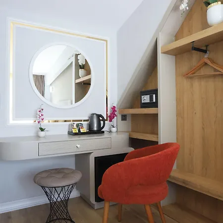 The Aramis Suites 5*